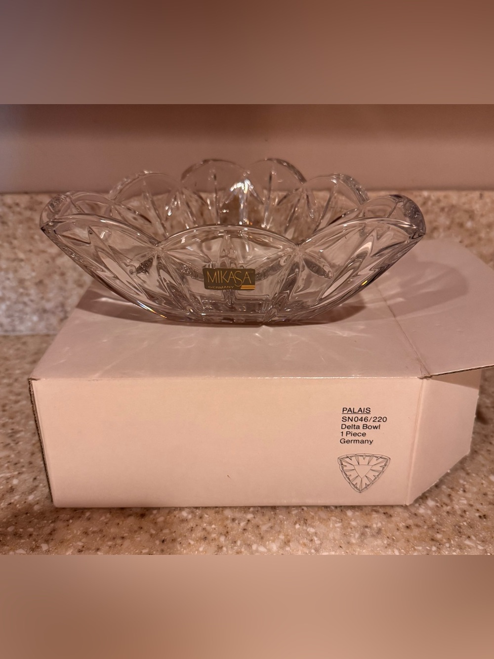 Mikasa Palais Clear Crystal Scalloped Delta Bowl